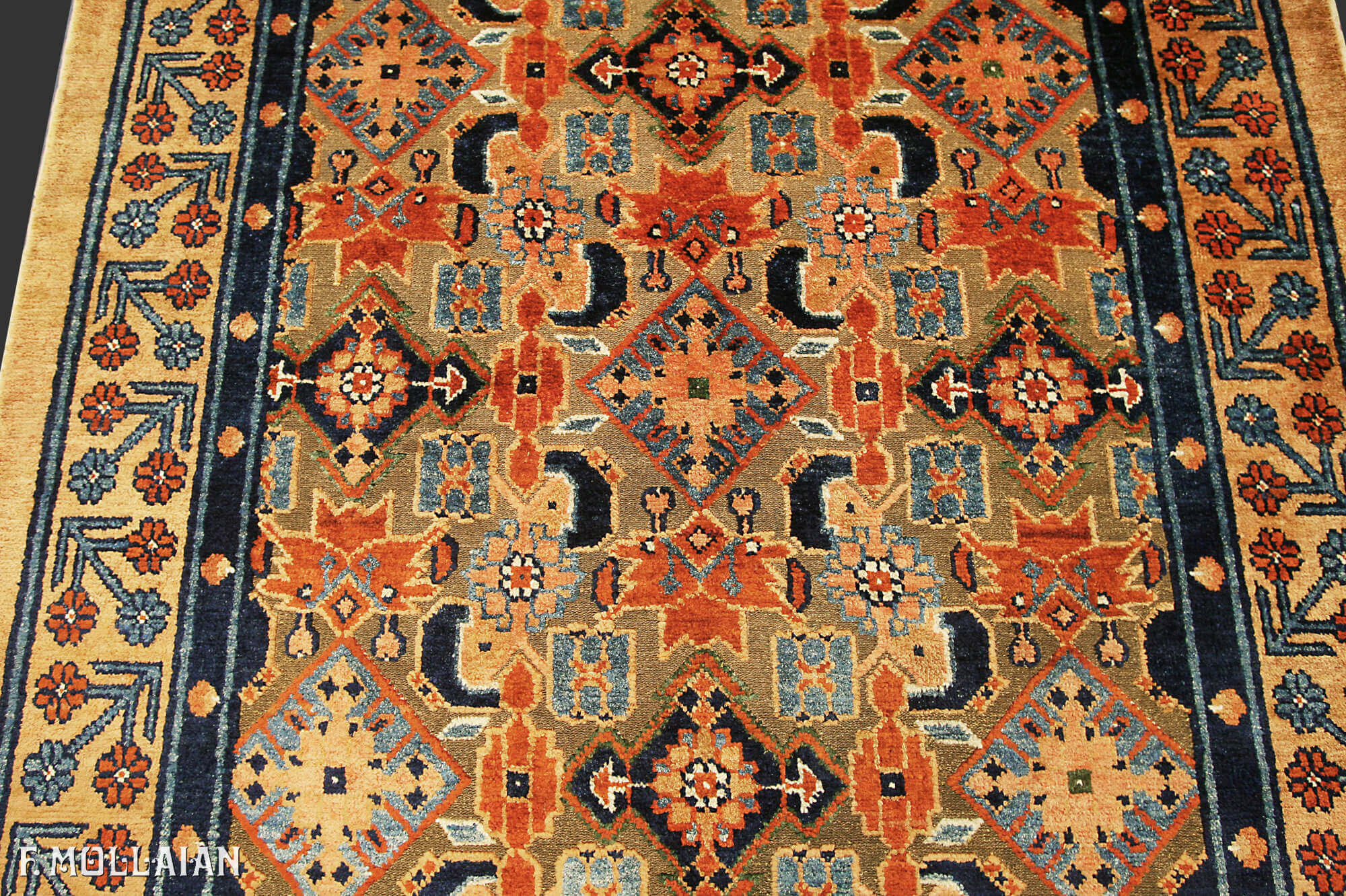 Un rare tapis en soie et métal chinois antique du palais impérial n°:79466225